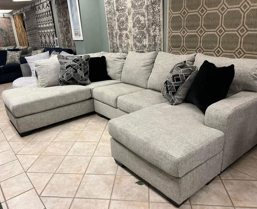 Megginson Storm LAF Sectional💯💫🚦📢 ThanksGiving-BlackFridaySale👉0-15 miles FREE CURBSIDE DELIVERY💫🌿🙋PLEASE VISIT MY PAGE🙋🌿