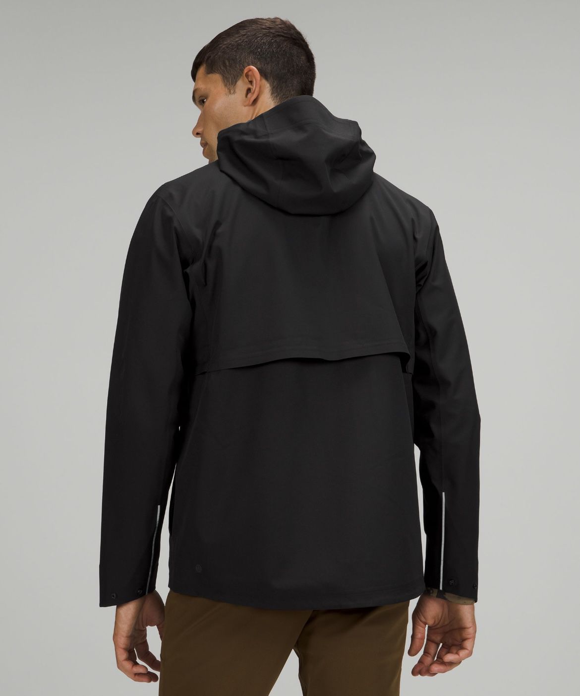 NWT Lululemon Men’s Outpour StretchSeal Jacket in Black