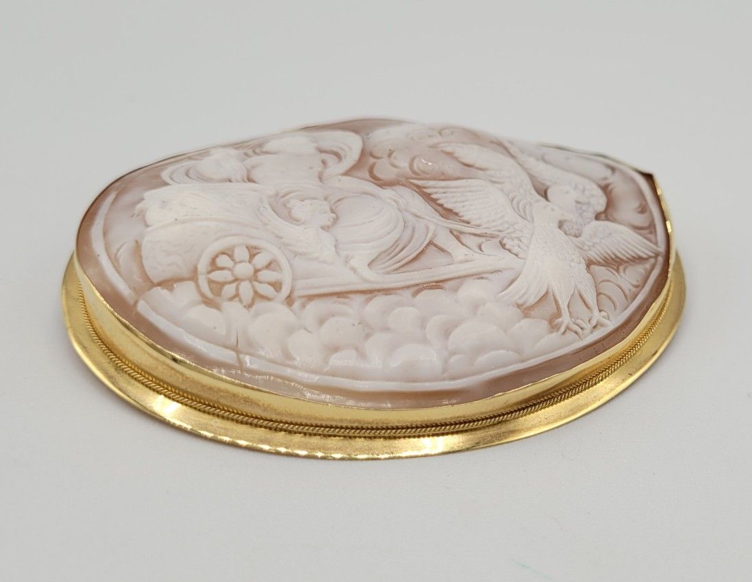 Large Carved Sell 18k Solid Gold Brooch Pin Pendant