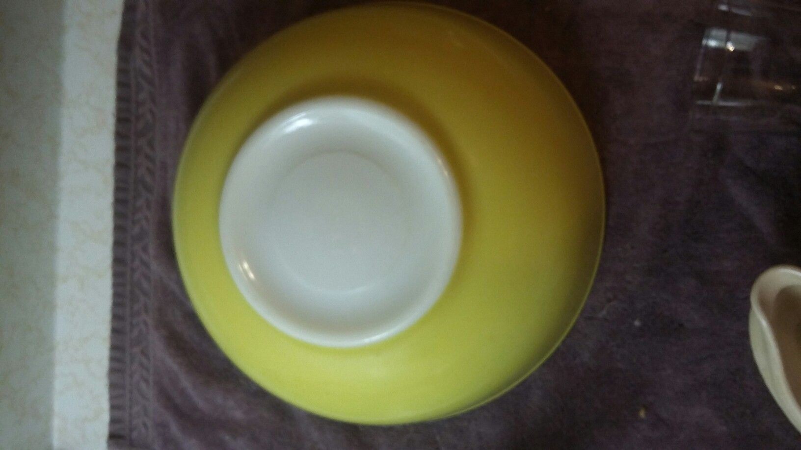 Pyrex Large yellow mixing bowl
