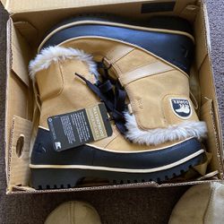 Sorel Brand New Snow Boots Size 7.5 Thumbnail