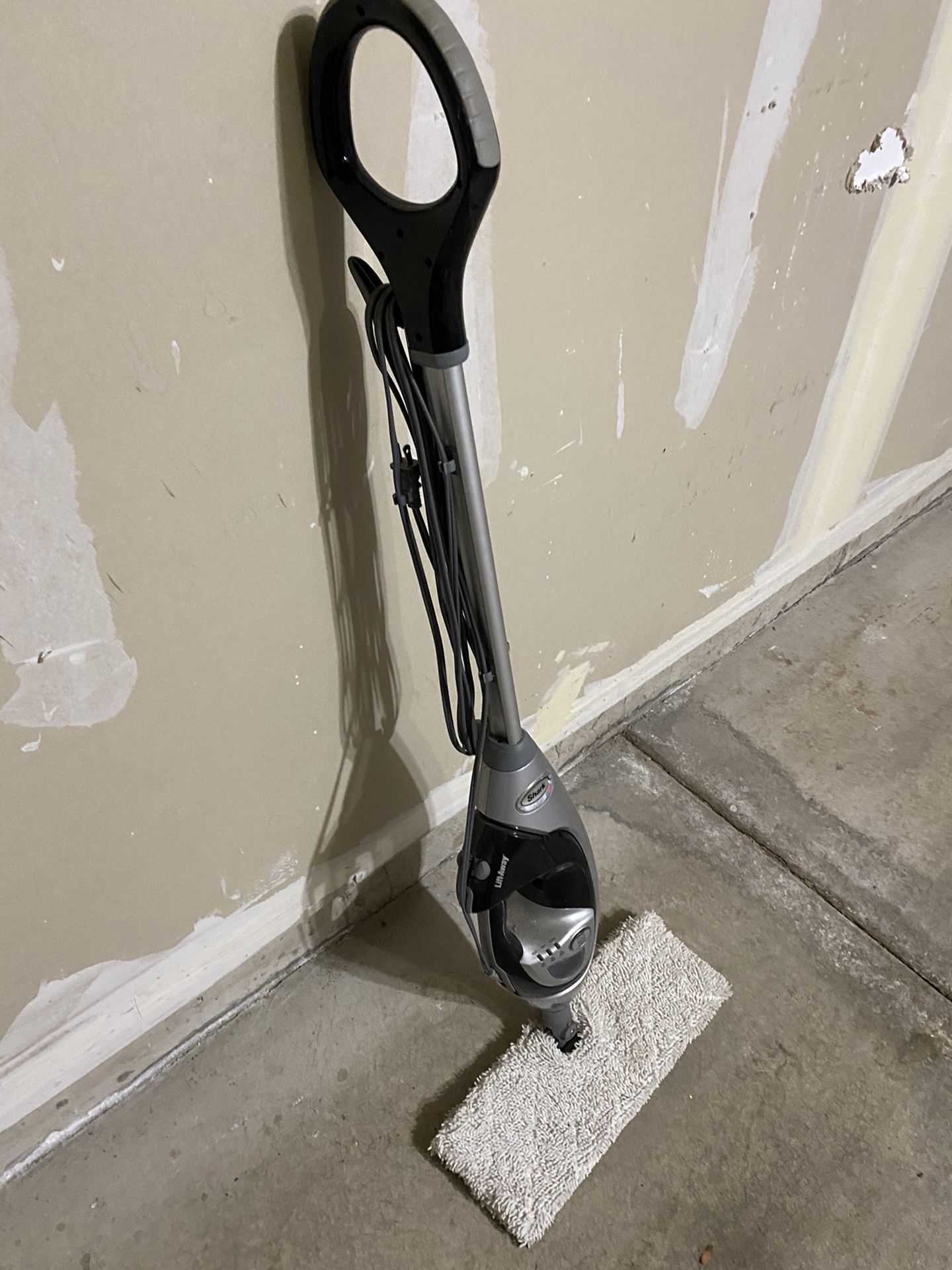 Shark® Lift-Away® Professional Steam Pocket® Mop
