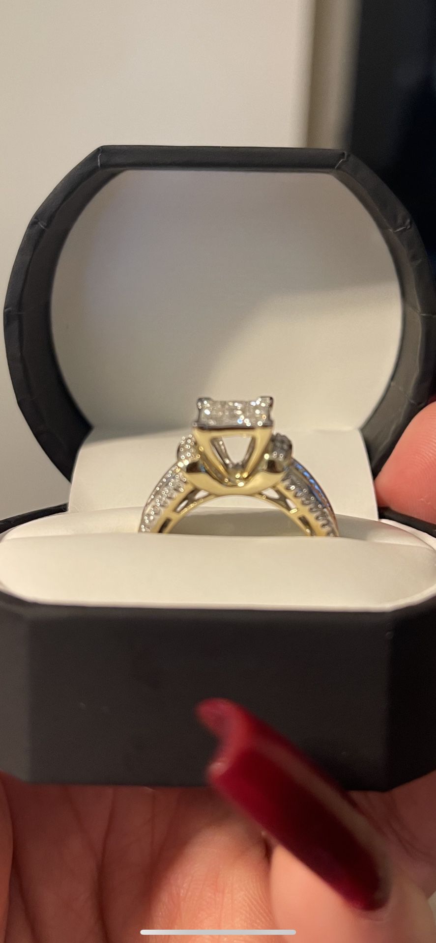 Brand New Engagement Ring 10k Gold Size 8 1ctw