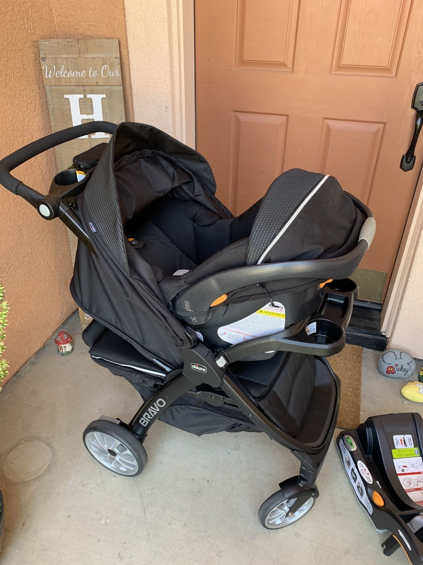 Chicco bravo LE trio travel system