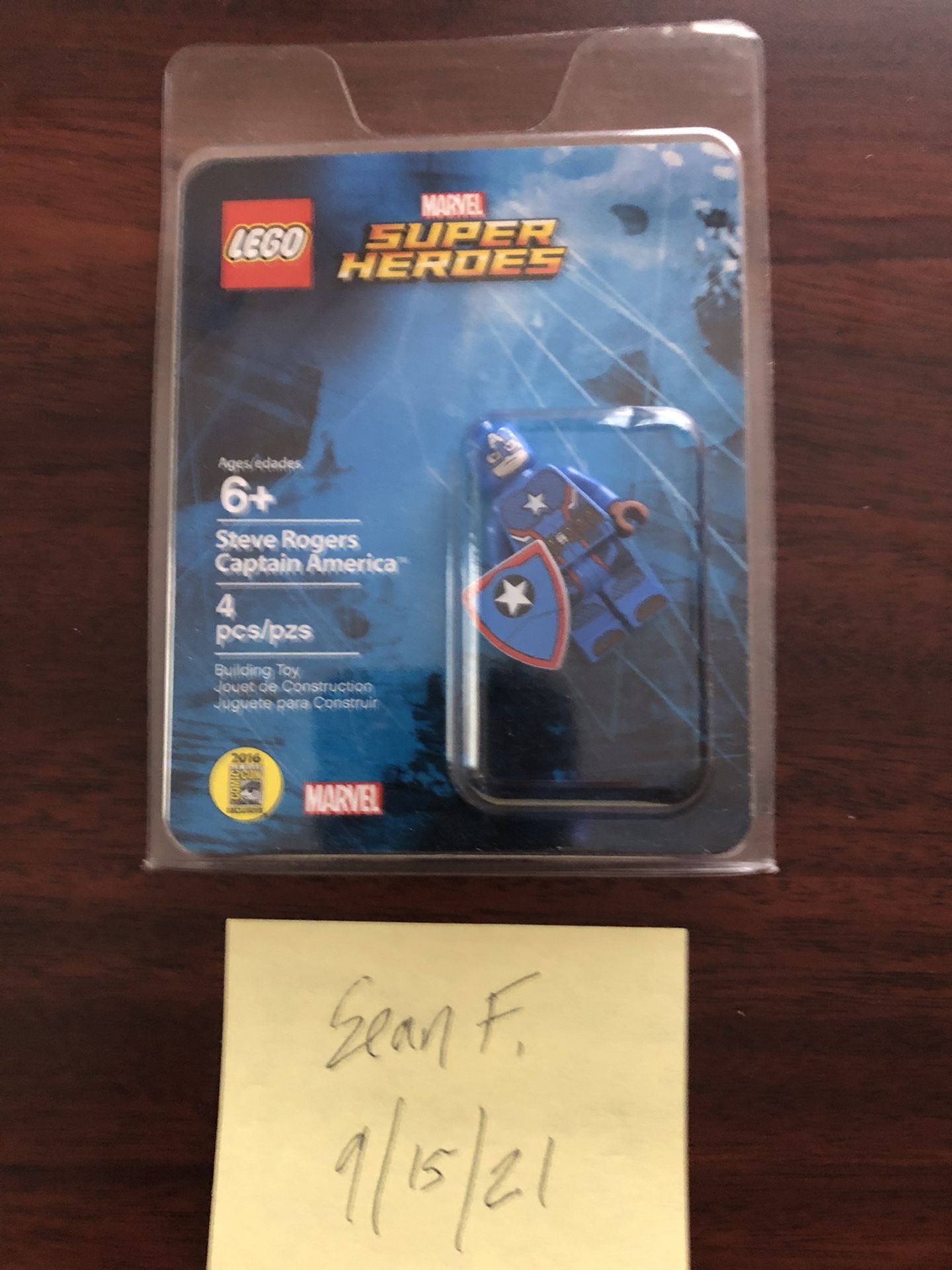 Lego SDCC Steve Rodgers/ Captain America minifigure