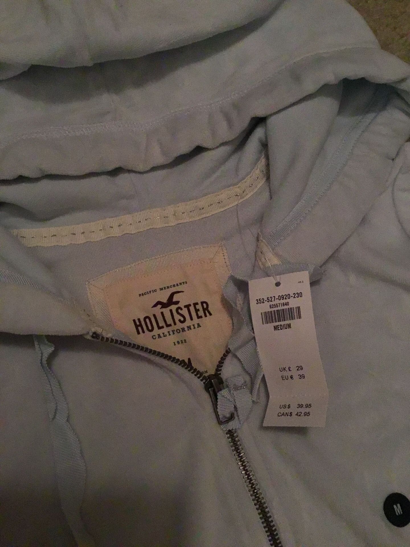 Hollister zipped hoodie