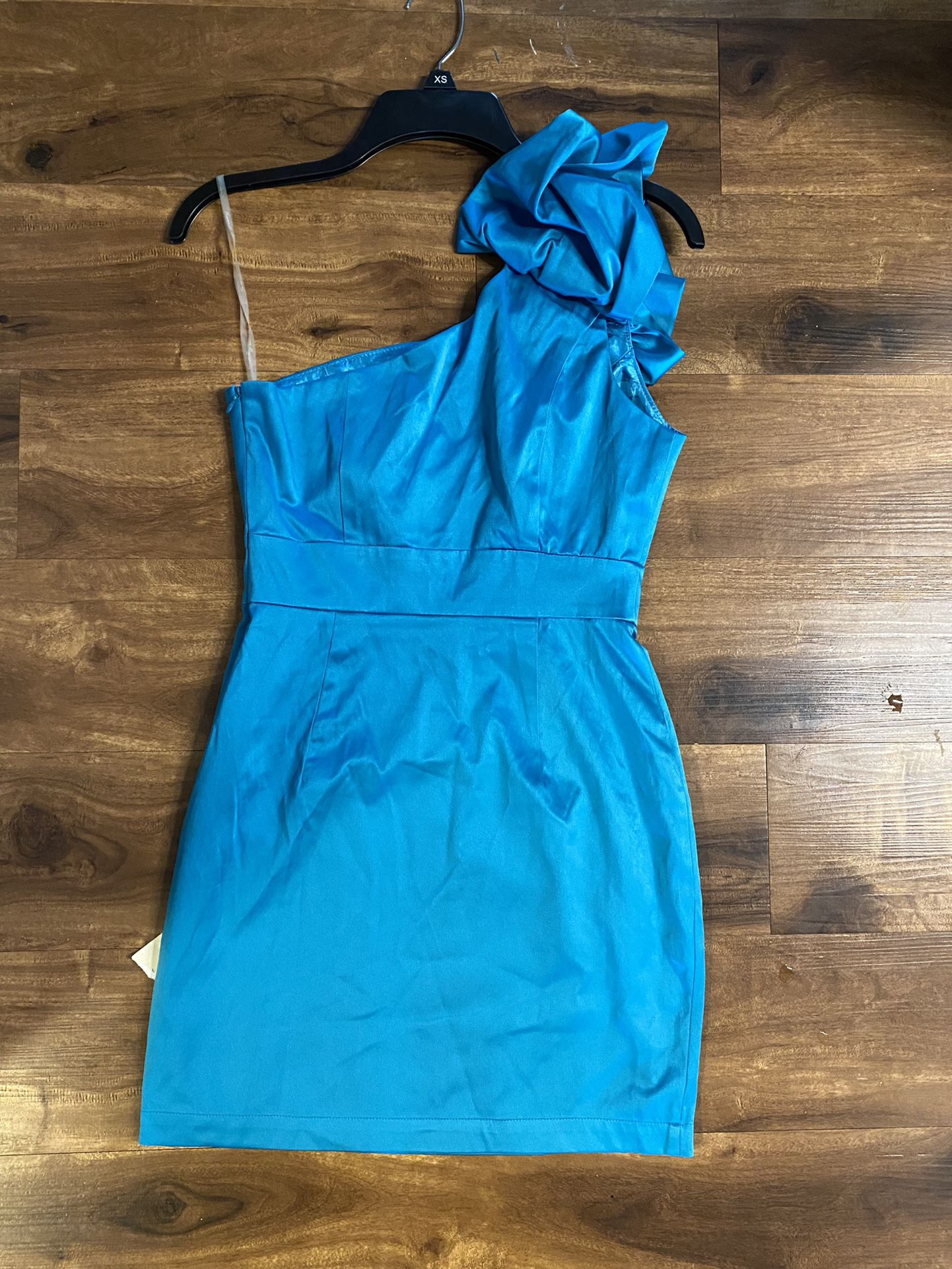 Brand New Womans Forever 21 brand Blue Dress Up For Sale 