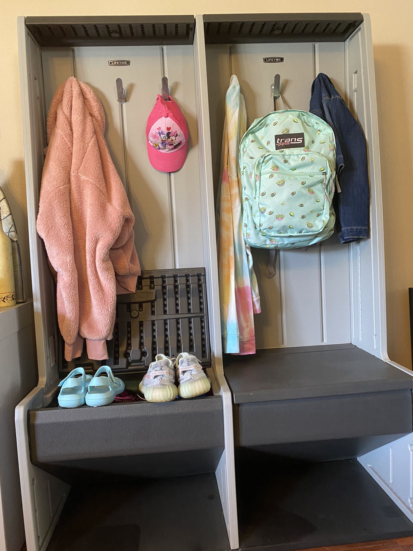 Lifetime Home & Garage Storage Locker (entry Way Hall Tree)