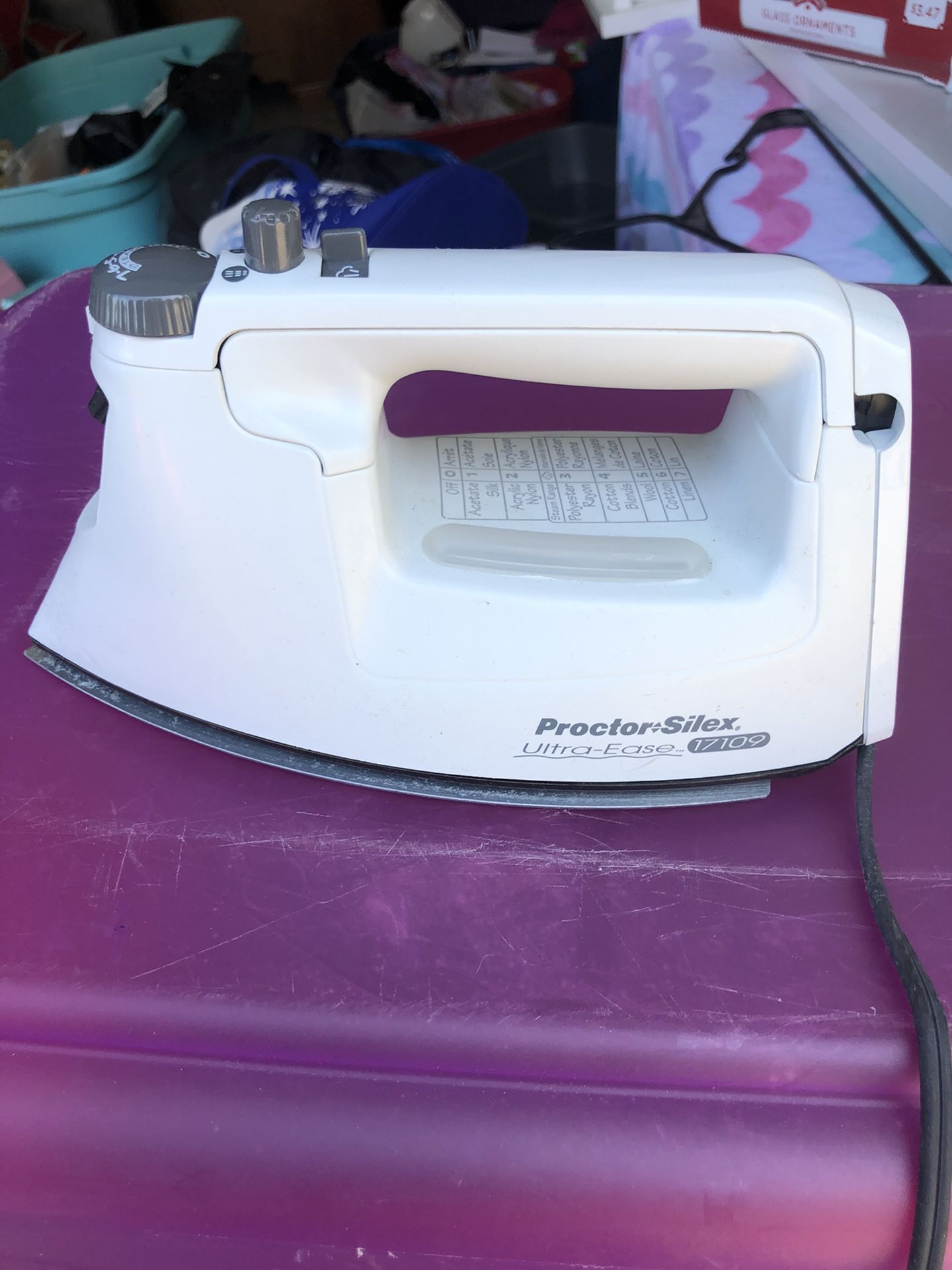 Ultra Ease Proctor Silex Electric Steam Iron, model 17109