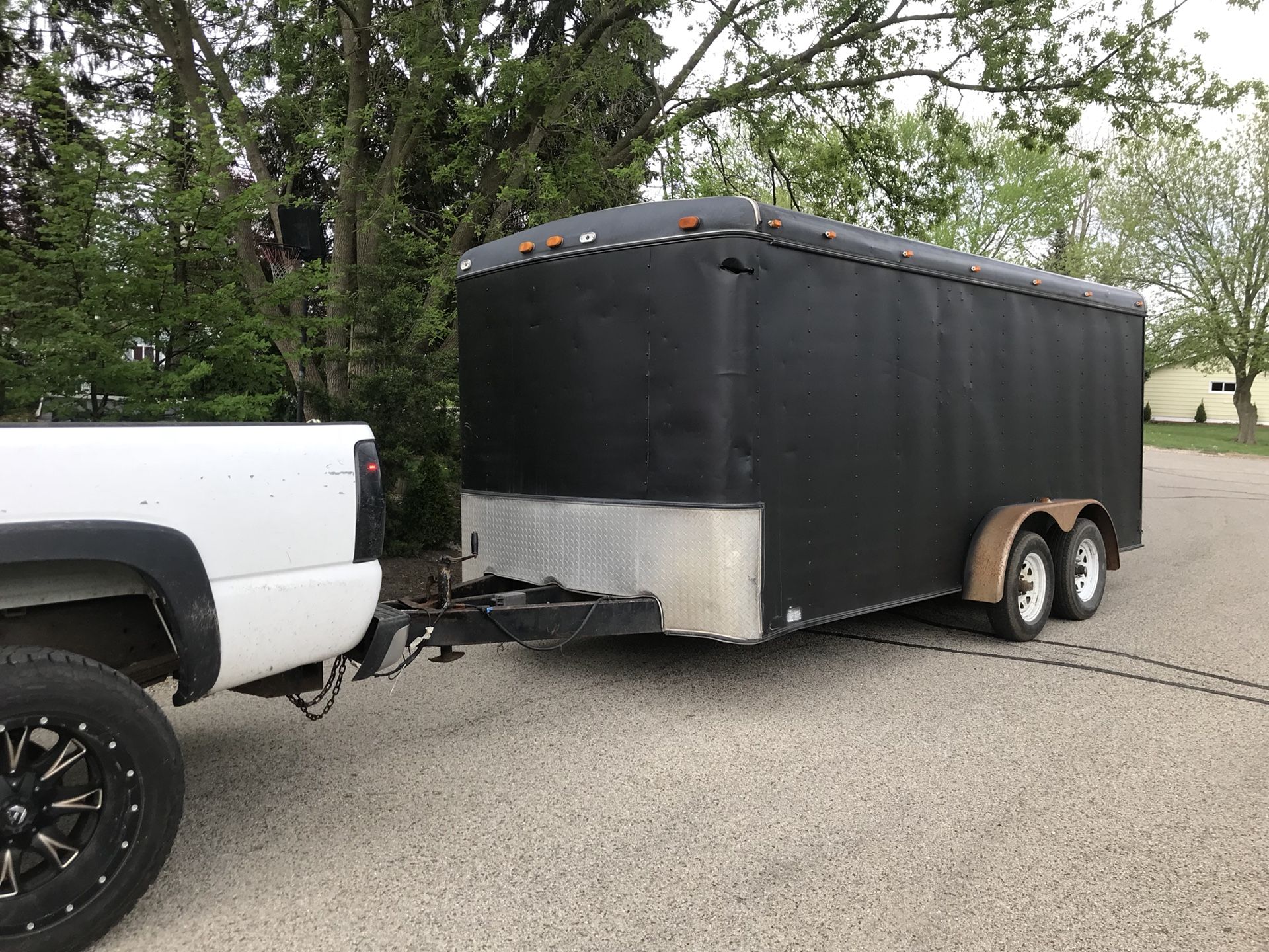 16’ United Enclosed Trailer
