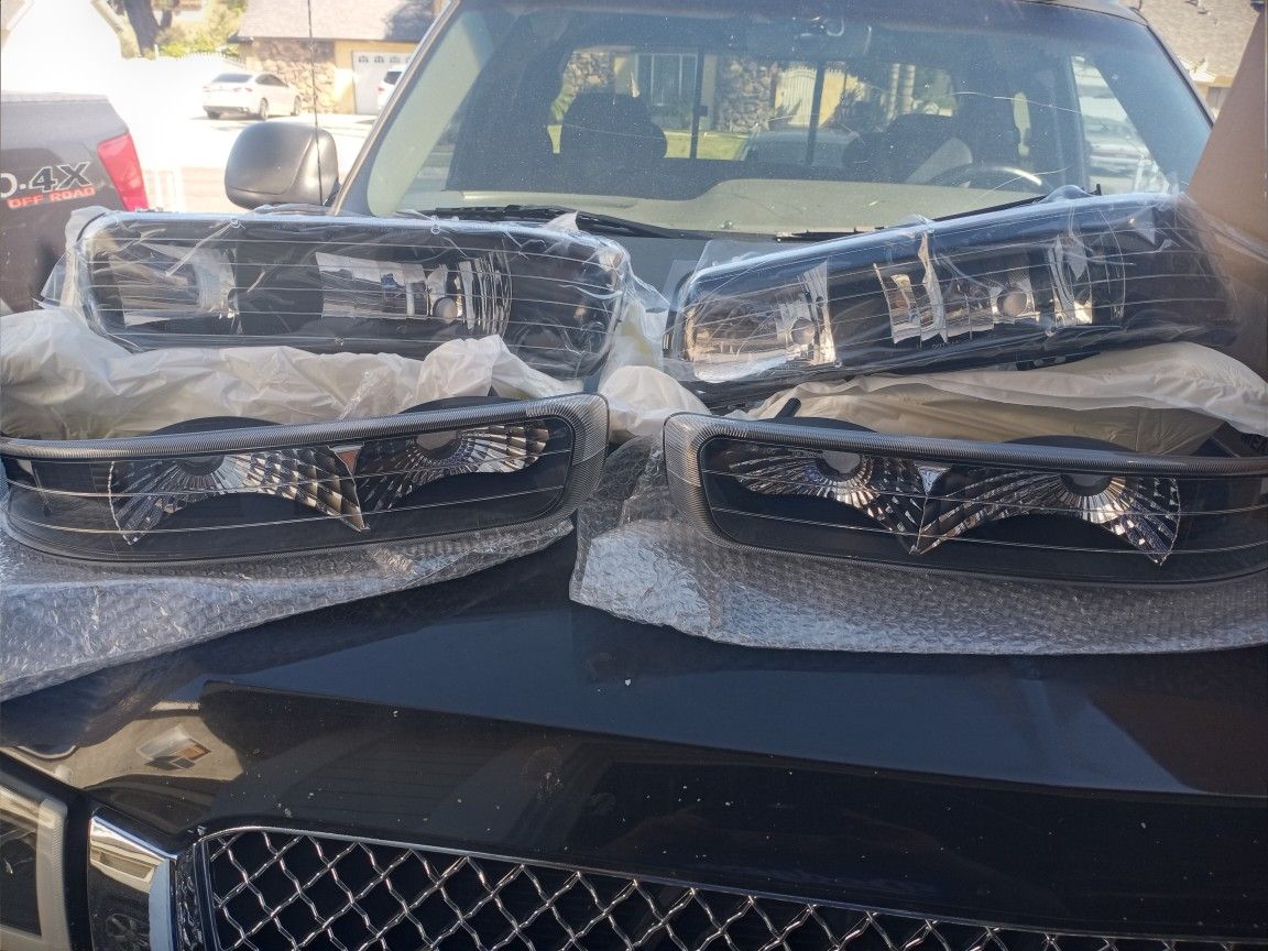 TAHOE HEADLIGHT