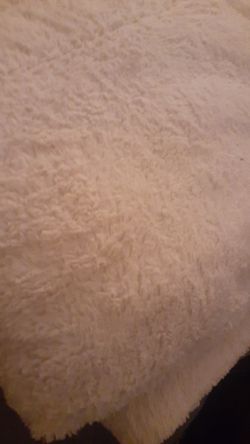Huge fleece comforter (king size) Thumbnail