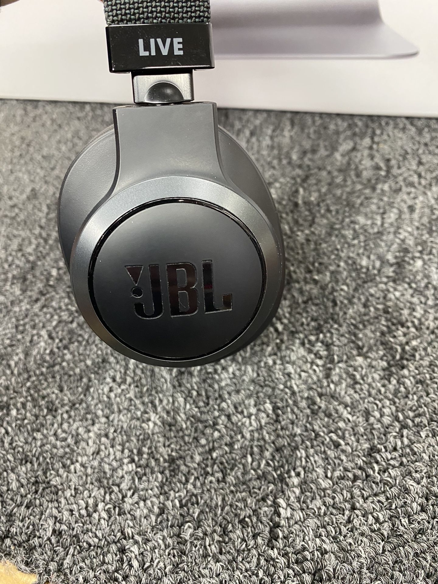 JBL LIVE 500BT Wireless Headphones