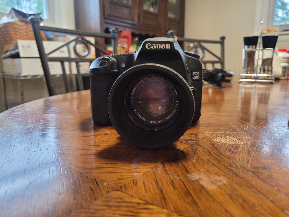 Canon 30D DSLR Camera with Vintage Lens