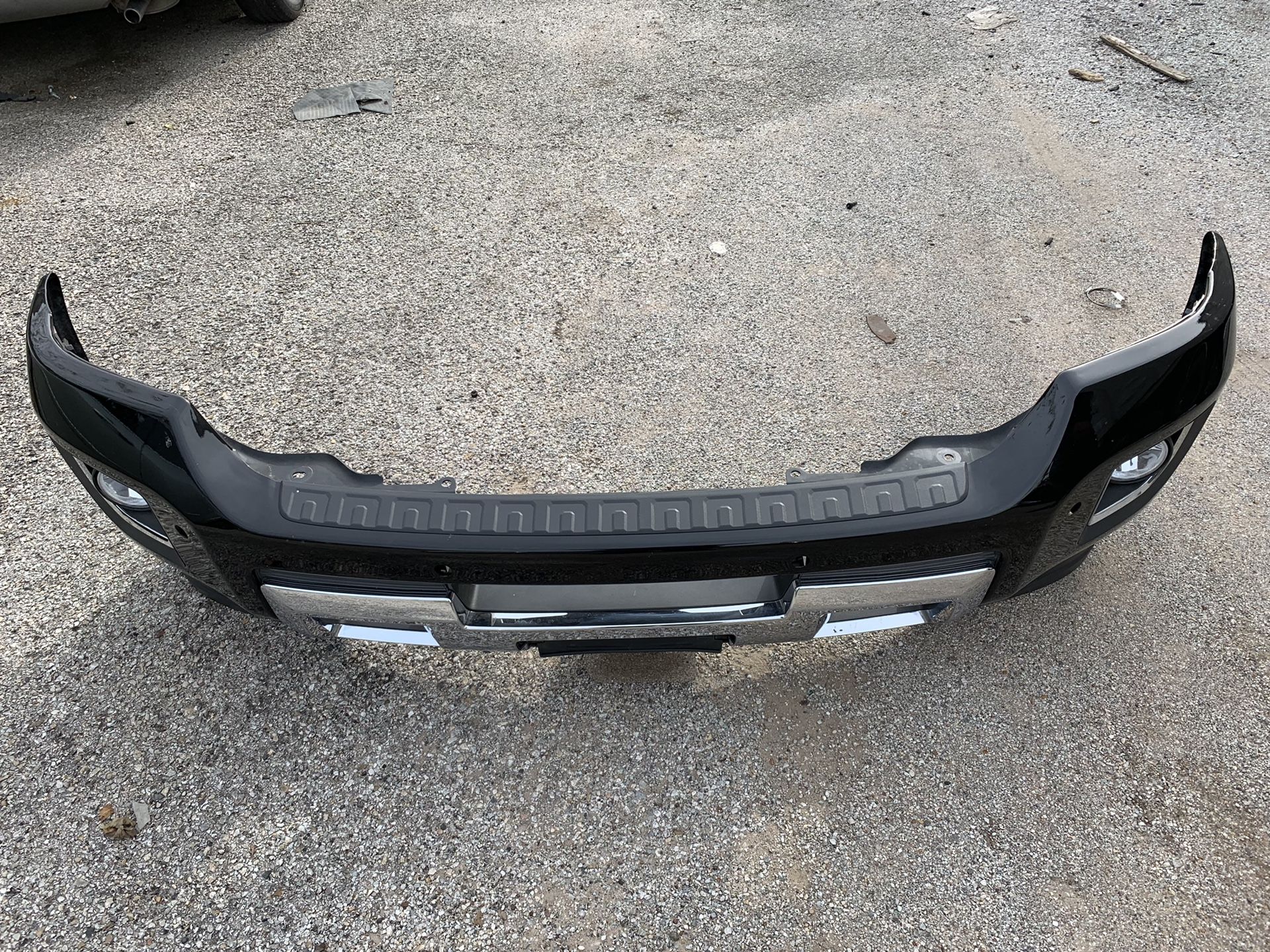 GMC Denali front Bumper ! In excellent condition Sierra 2500 3500 3/4 ...