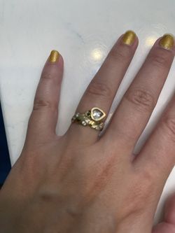 14 K Gold Gorgeous Engagement Ring With Heart  Thumbnail