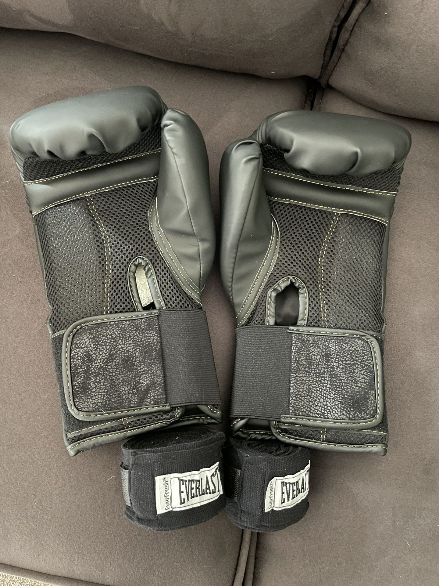 UFC BOXING GLOVES