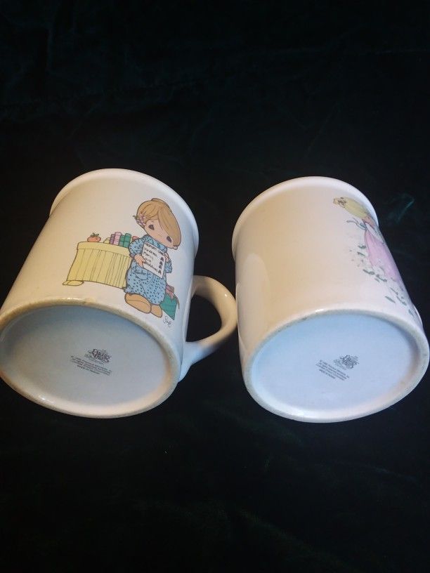 (2) VINTAGE 1995 PRECIOUS MOMENTS MUGS, MOM YOU'RE A WISH COME TRUE AND LOVE NEVER FAILS