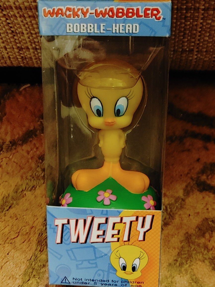 Looney Tunes Tweety Bird VAULTED Wacky Wobbler Bobblehead