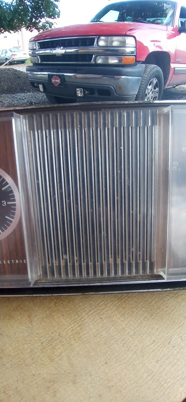 GE Solid State Am Alarm Clock Radio