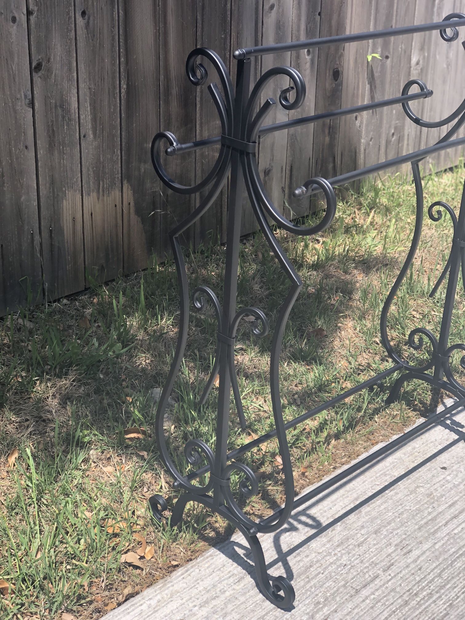 Scroll Wrought Iron 3 Rods Black Rack