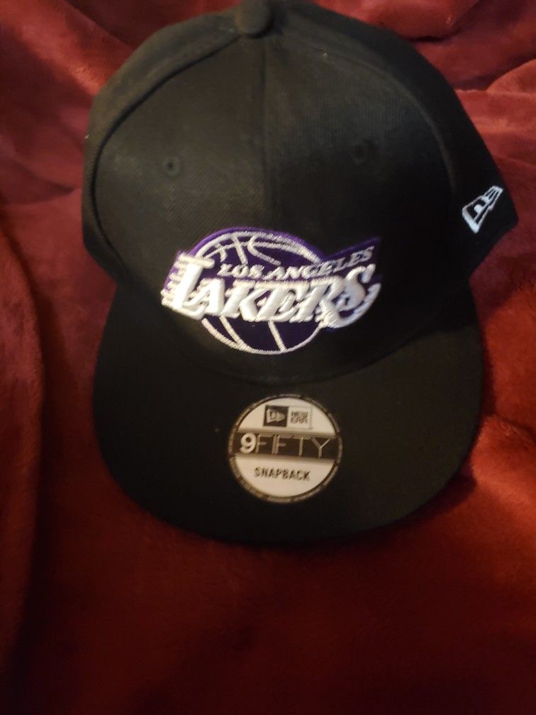 snapbacks