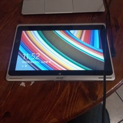 Acer Laptop /Tablet With Touchscreen Thumbnail