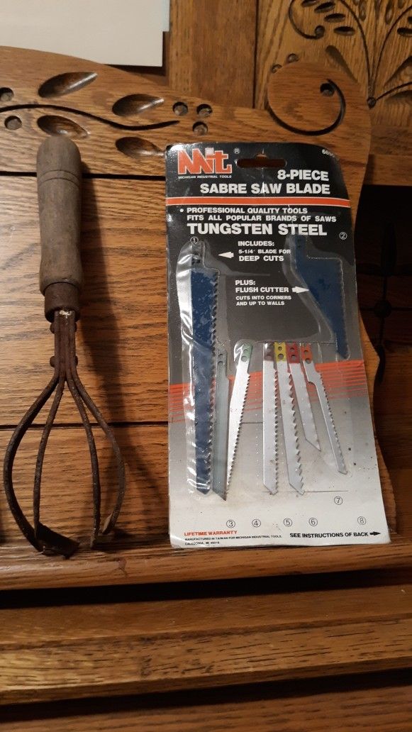 COLLECTION OF 4 VINTAGE TOOLS