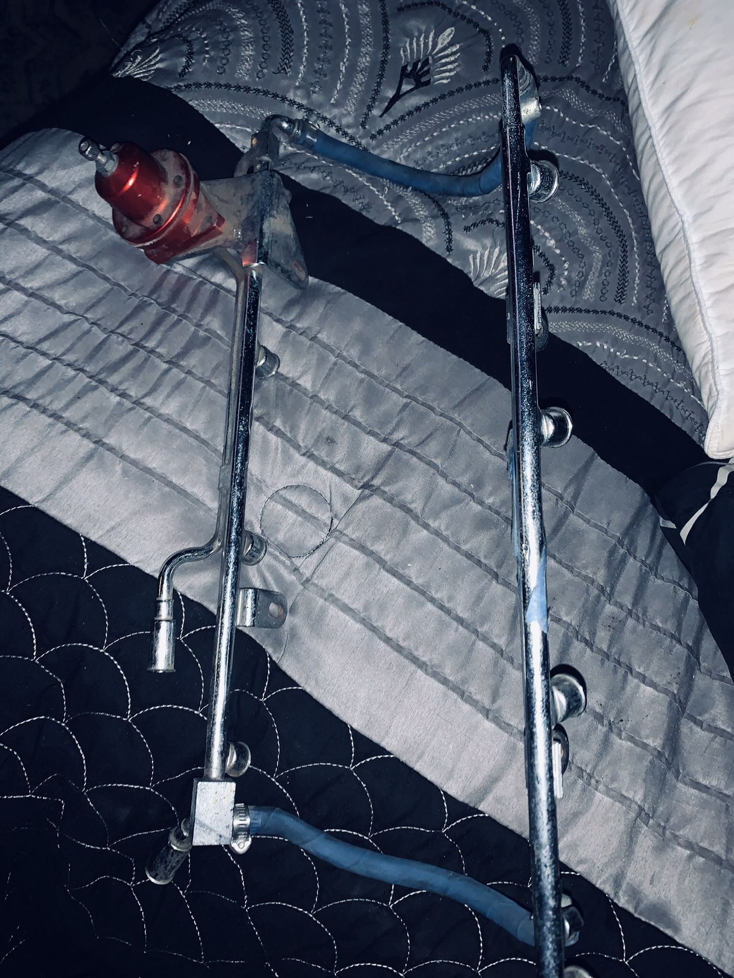 5.0 liter fox body fuel rail with adjustable regulator for Sale in