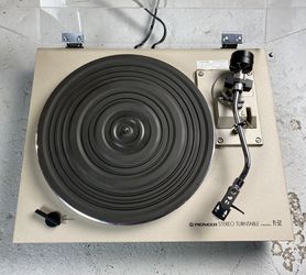 Pioneer PL-512 Turntable W/ Audio Technica Cartridge  Thumbnail