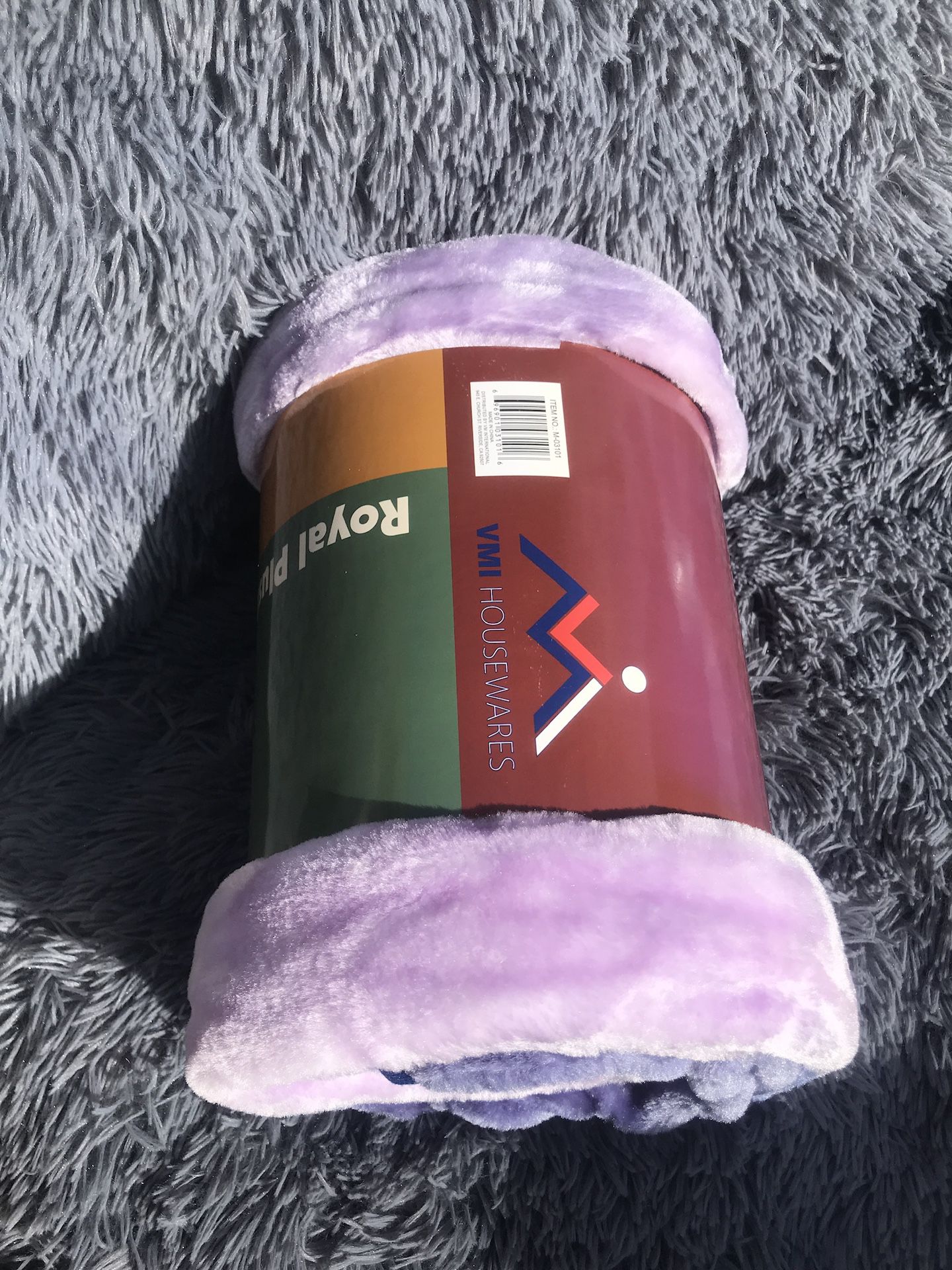 Blanket- Royal Plush Raschel Blanket Soft throw blue/ purple coyote 50" x 60" / 127x152cm -Wolf image New!!