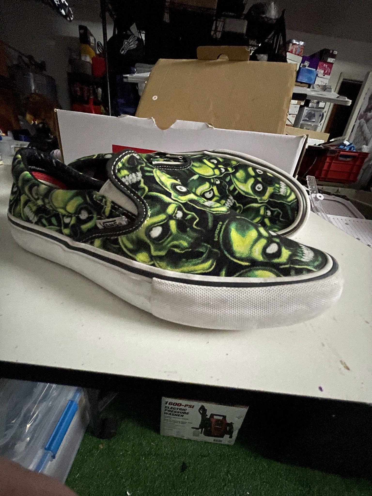 Supreme Skull Pile Vans (SZ9.5)