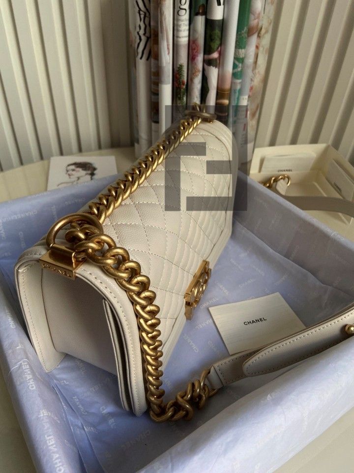 Chanel leboy bag 67086 25x15x10cm 12