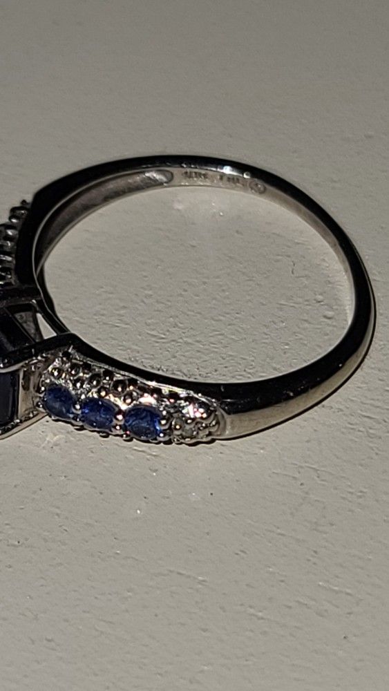 10k blue topaz ring size 6.75