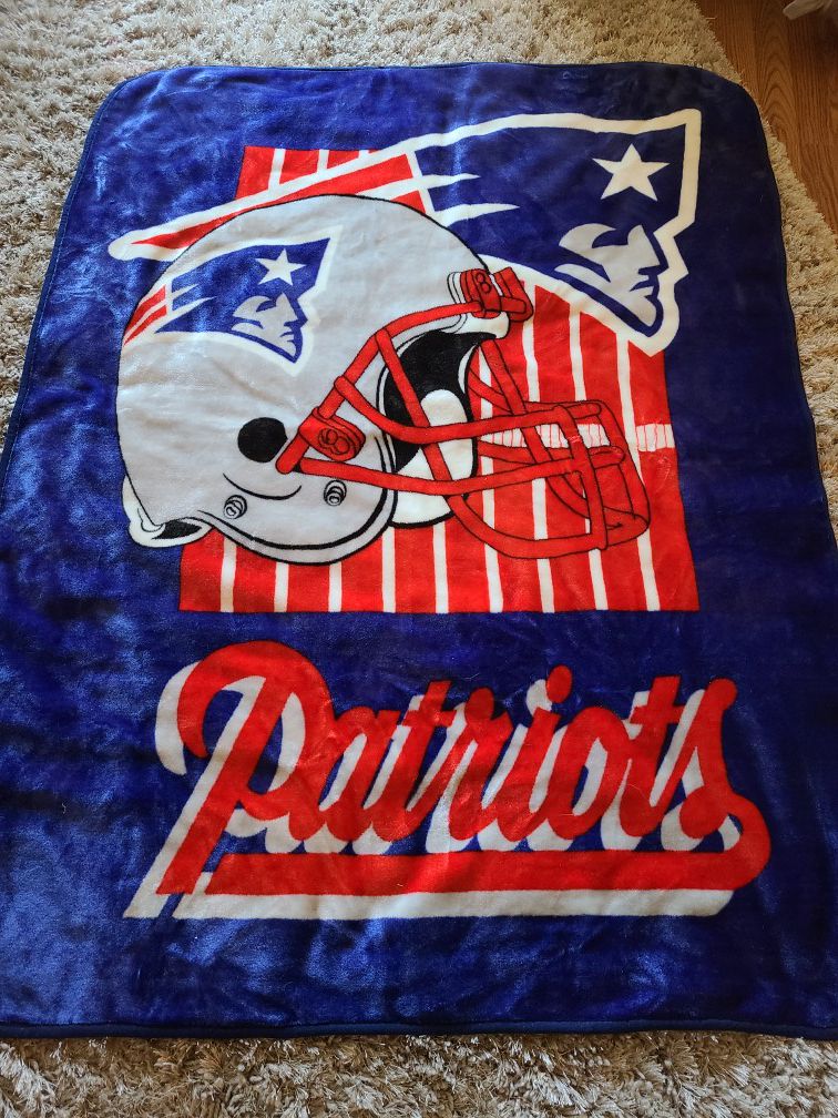 Beautiful patriots throw blanket
