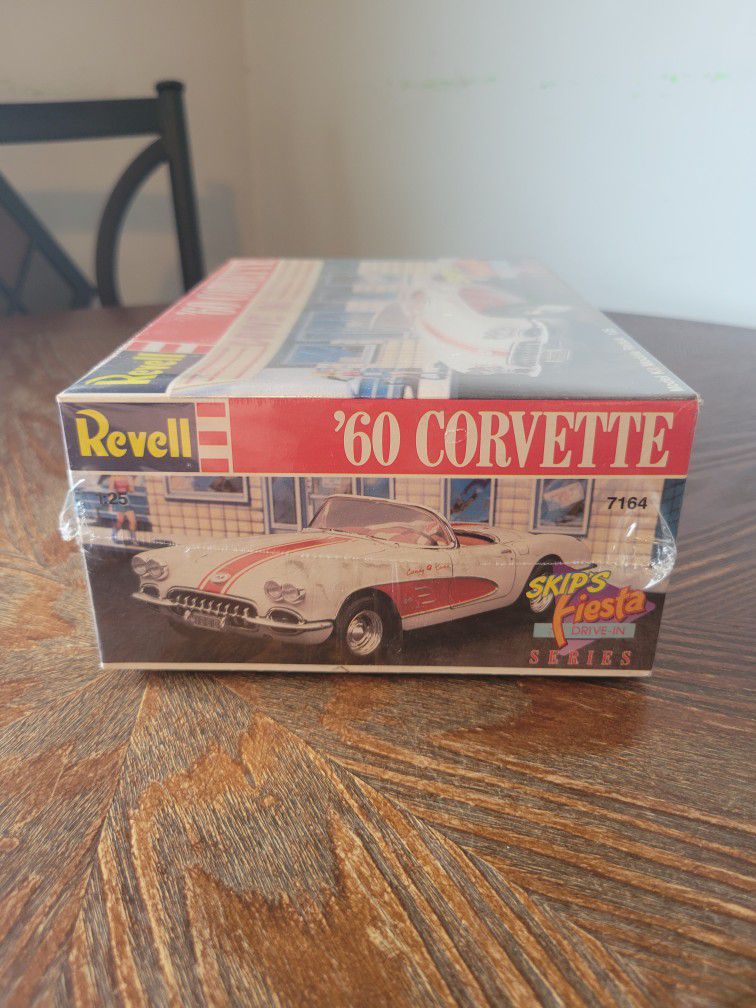Revell #7164 '60 Corvette Skips Fiesta Drive In Series 1:25 Scale Model Kit New Sealed 