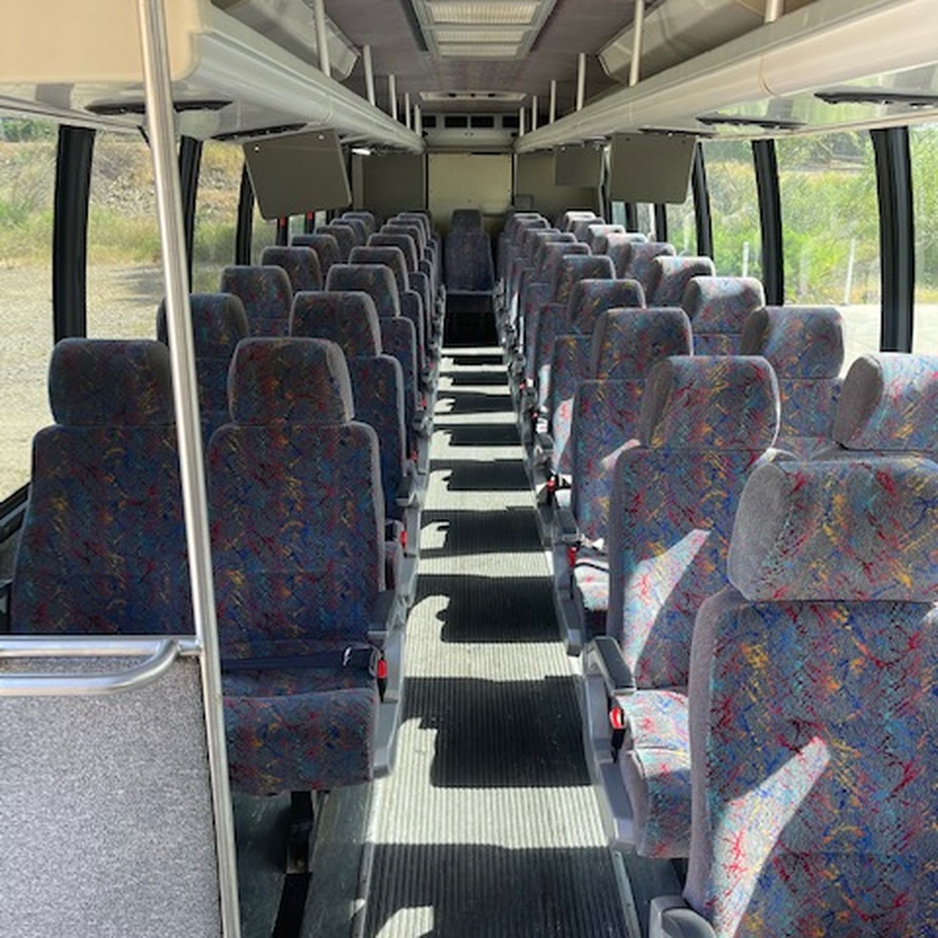 2007 INTERNATIONAL 3200 DT466 Diesel Bus 41 Passengers