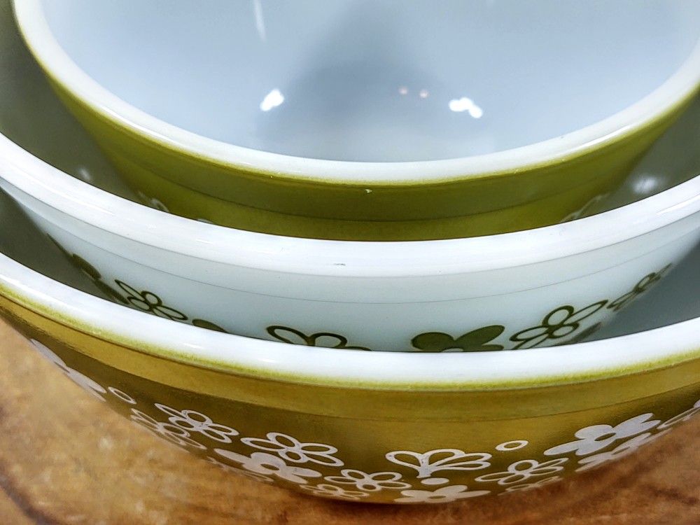 Pyrex Spring Blossom Mixing Bowls (3)