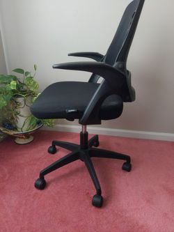Hbada Office Desk Chair With Flip Up Arms And Adjustable Height Thumbnail