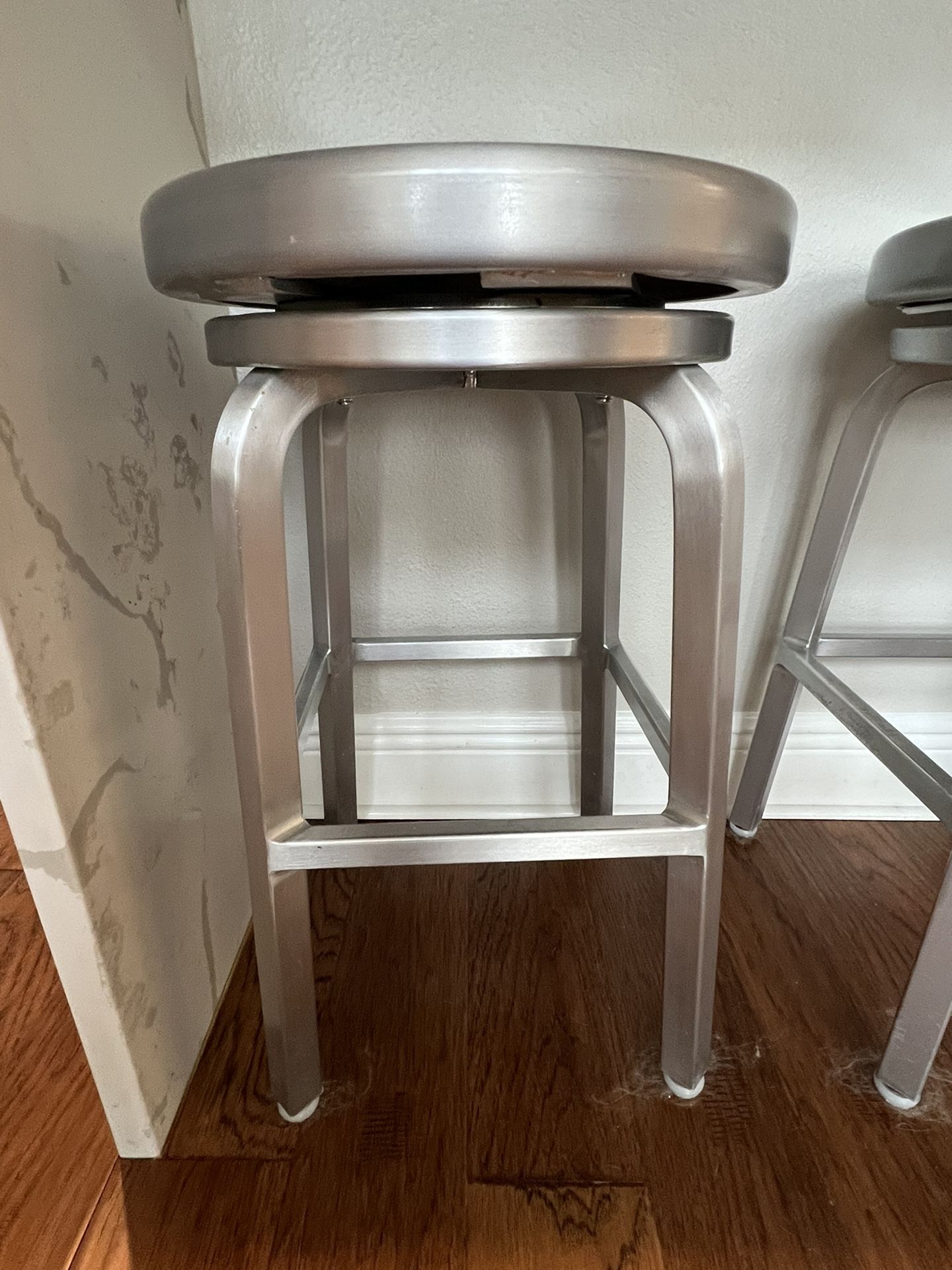 6 Metal Counter Stools