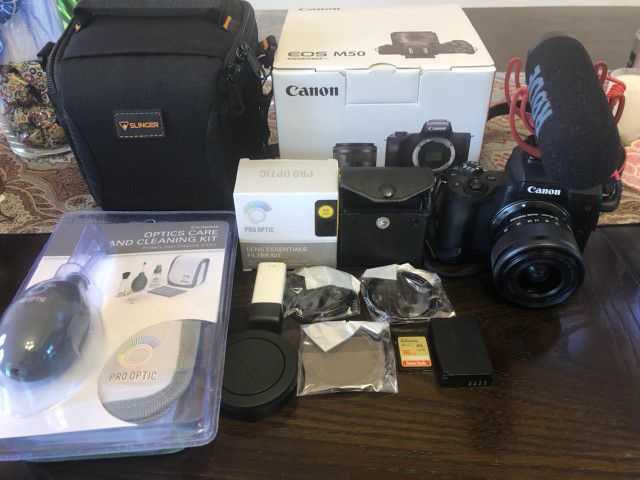 Canon M50 Camera Bundle