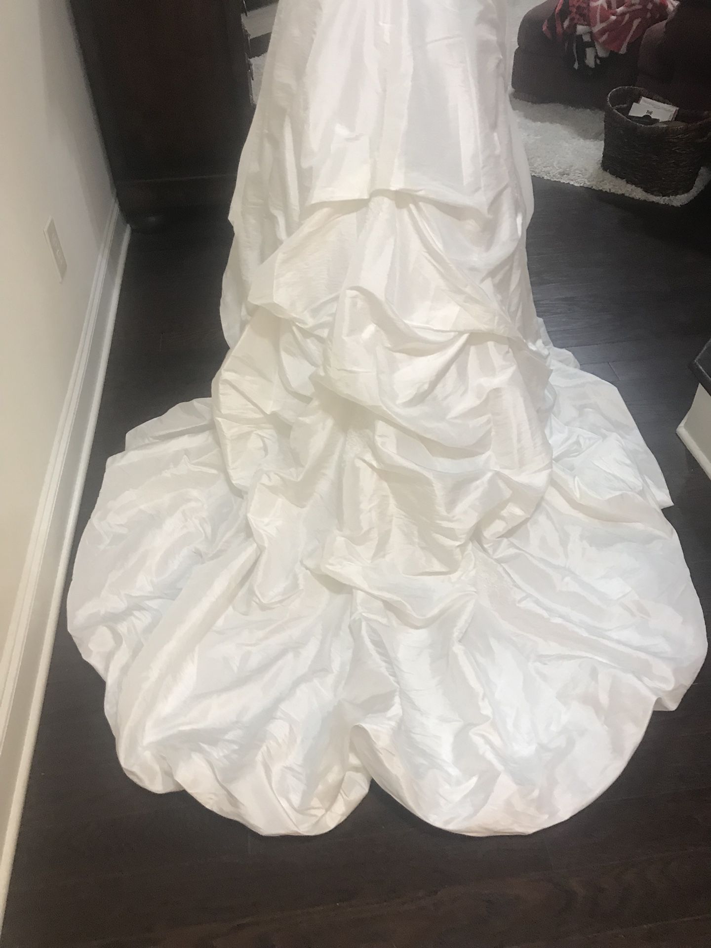 WEDDING DRESS SIZE 2