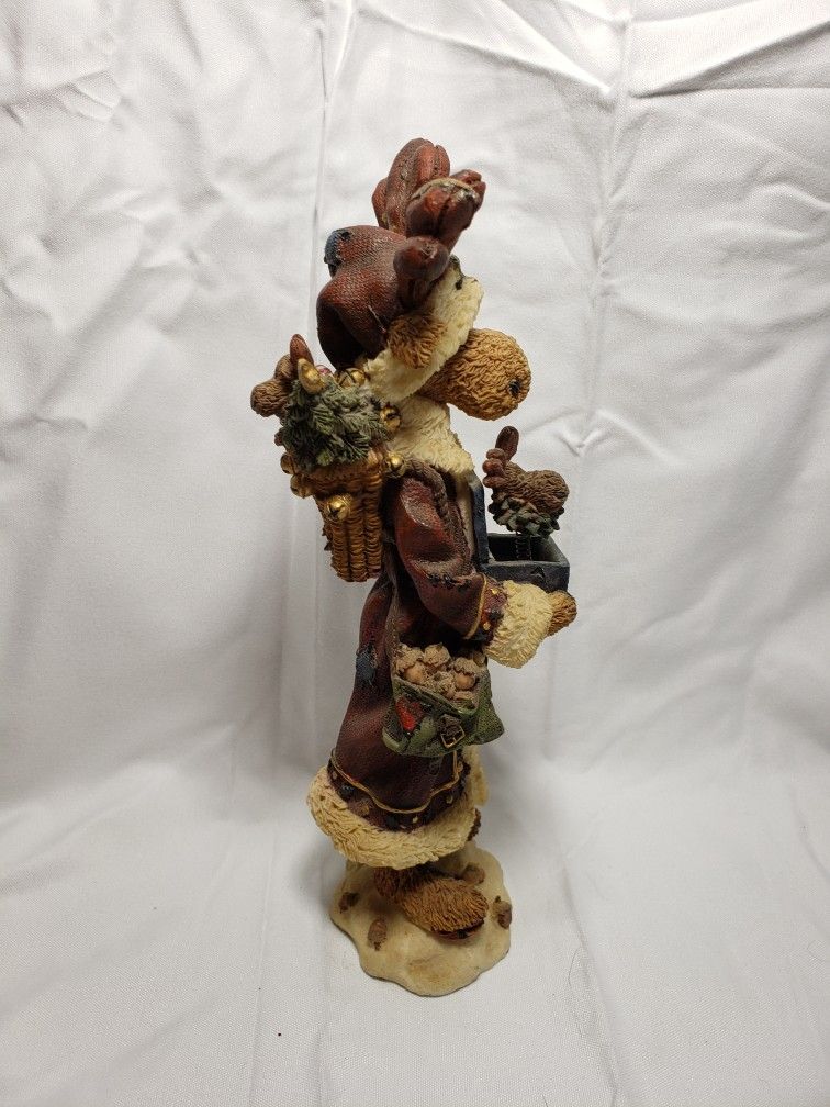 Boyds Bears Montague Von Hindenmoose FOLKSTONE COLLECTION 1997 ...Surprise! #2839 . Good condition and smoke free home. Measures 7 1/8" T X 2 1/8" W