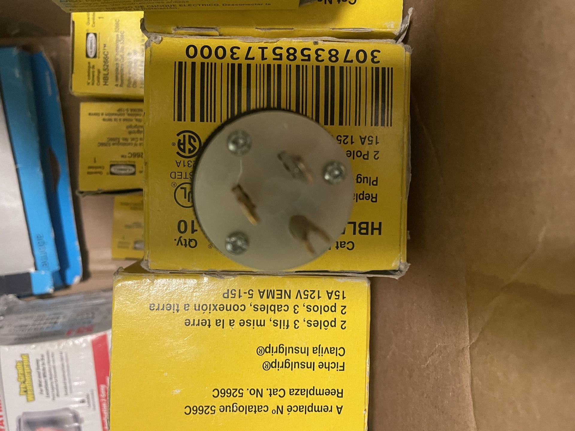 Hubbell Replace 2 Pole 3 W 15A 120V Male Plug