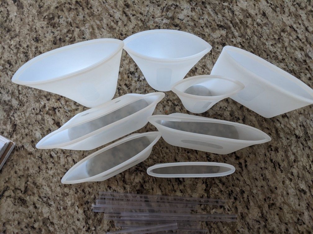 Set of 8 storage containers