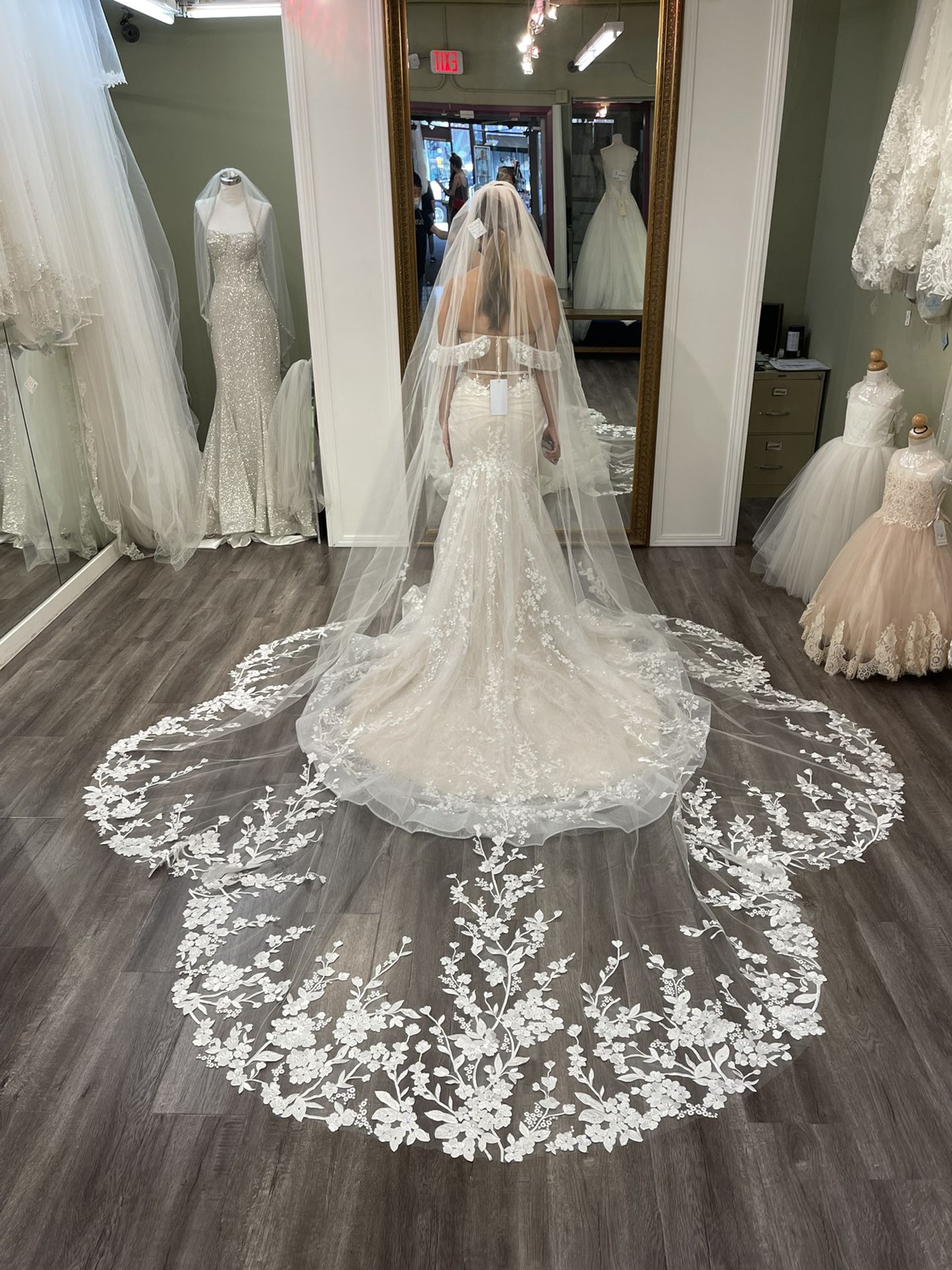 Custom Veil 144”long 115” Wide