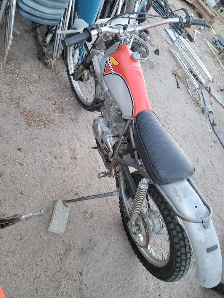 Vintage Dirtbikes Motorcycles, Honda Yamaha Suzuki Kawasaki Husqvarna Maico Bultaco Ossa Cz Penton Parts
