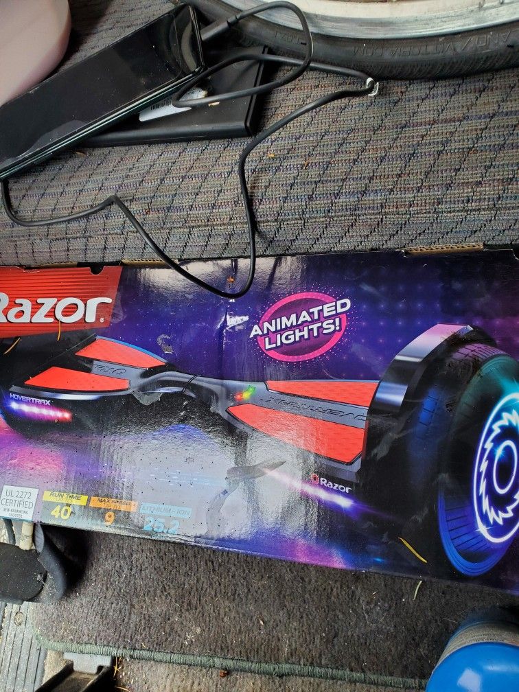 Razor Huvertrax Lux