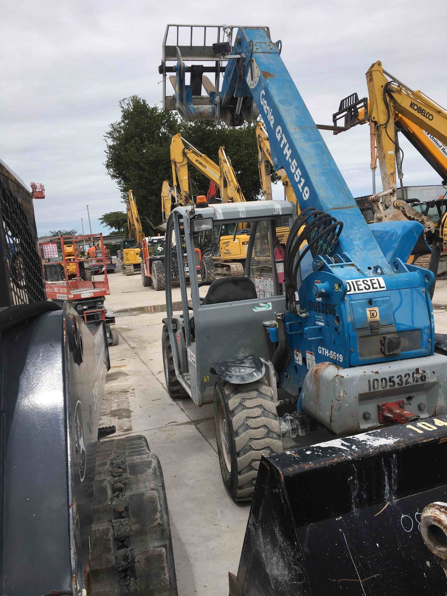 2012 Genie GTH-5519 Reach Forklift