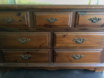 Wooden Dresser with seven drawers, in great condition! Thumbnail
